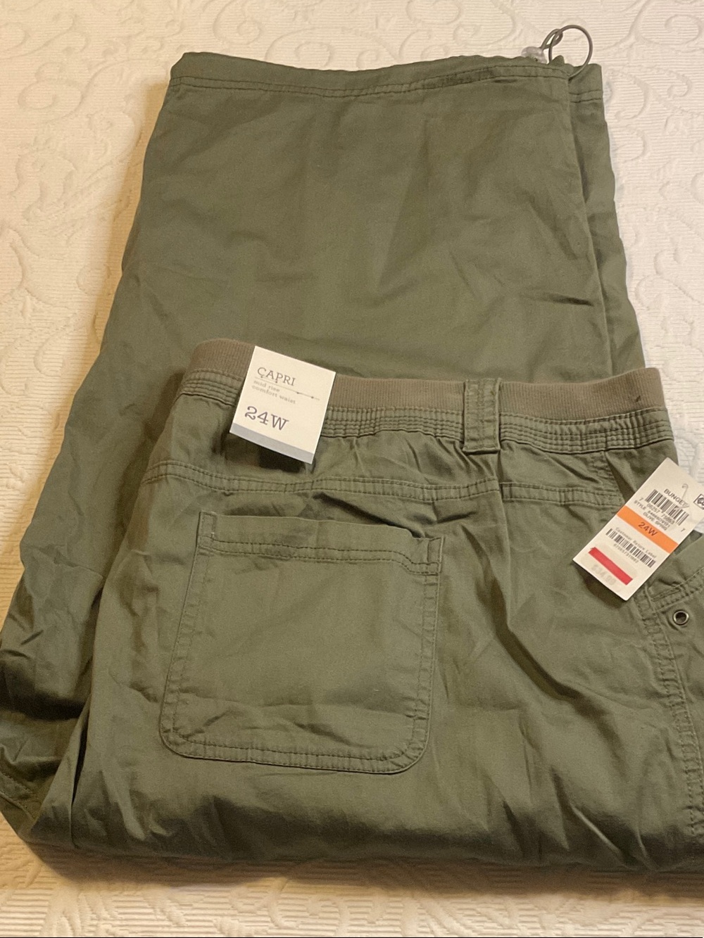 Style & Co. Plus Olive Green  Cargo Capris. NWT 24W